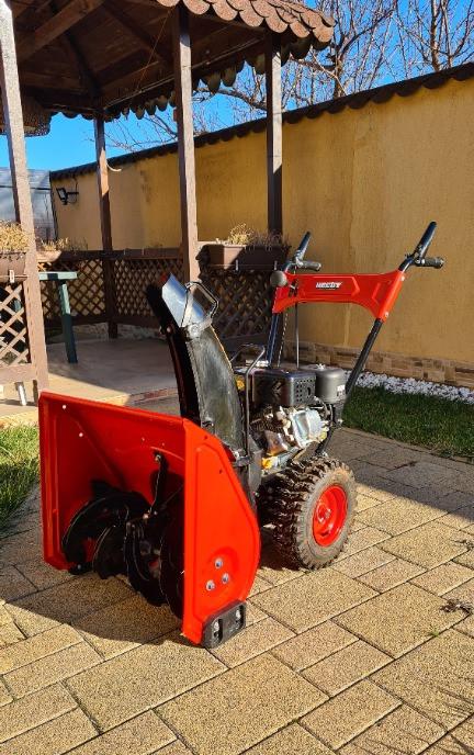 Freza de zapada noua icirc n doua trepte - motor in 4 timpi 3 2 kw 300 eur