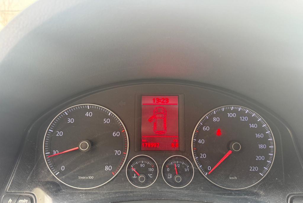 Golf 5 UNITED 1 4 benzina 3 750 eur