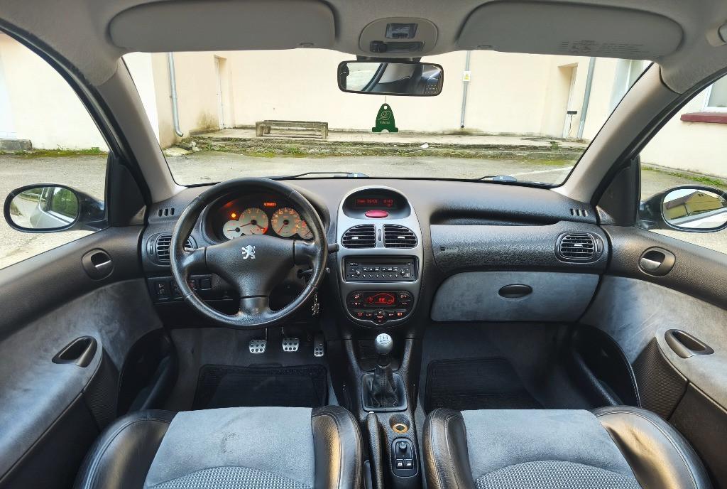Peugeot 206GT 2 0 16v 135CP 2 999 eur