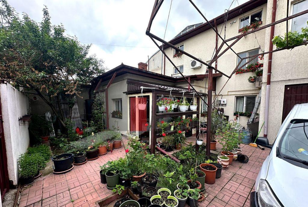 Casa individuala de vanzare - Damaroaia Sector 1