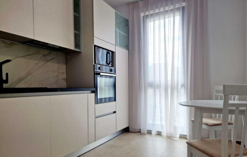Apartament 4 camere Vedere mixta Tractorul