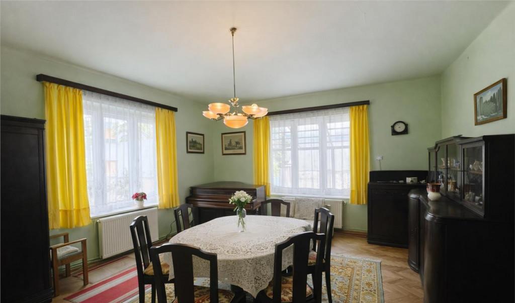 Casa singura in curte cu garaj Central Brasov