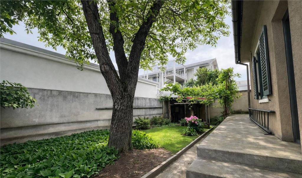 Casa singura in curte cu garaj Central Brasov