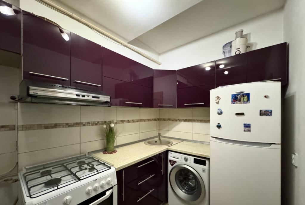 Garsoniera spatioasa mobilata si utilata cu balcon Prel