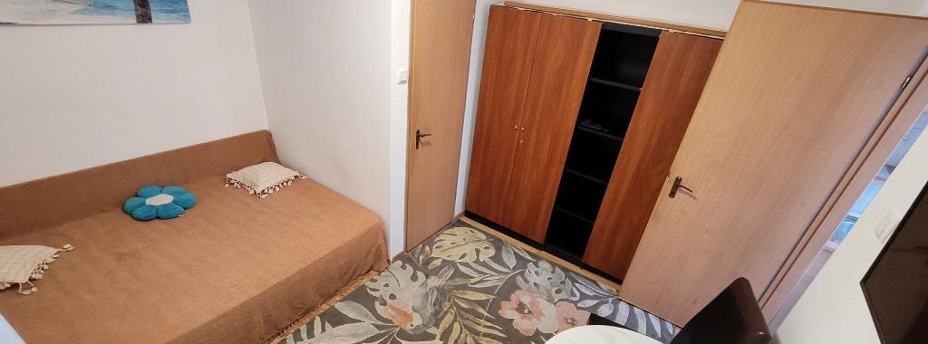 Inchiriere Garsoniera la curte Parc Bazilescu Piata 16 Februarie