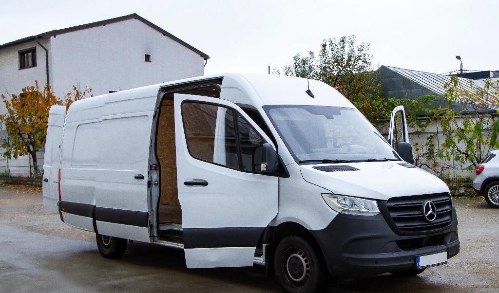 Mercedes-Benz SPRINTER BB furgon 60 700 km 29 000 eur