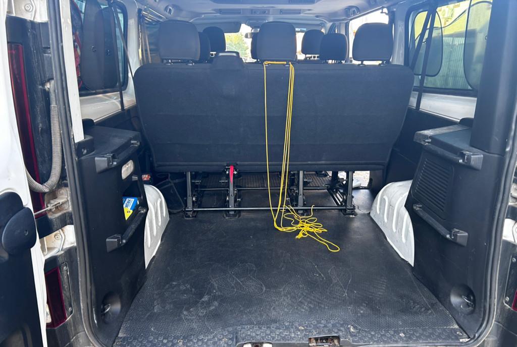 Opel Vivaro 1 6 dci 9 locuri 13 300 eur