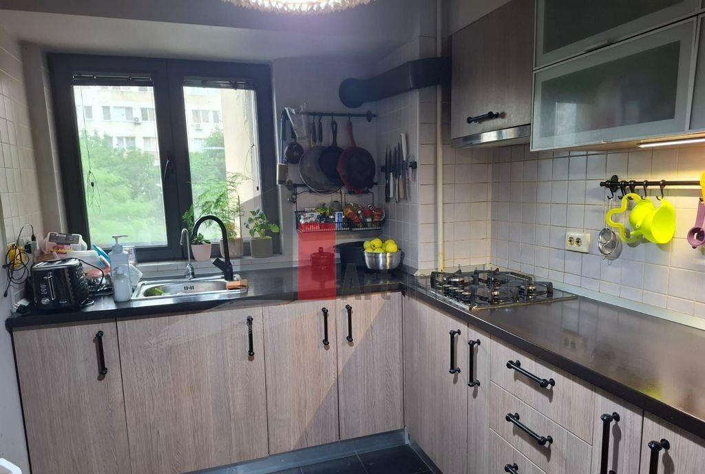 Vanzare apartament 3 camere Obregia