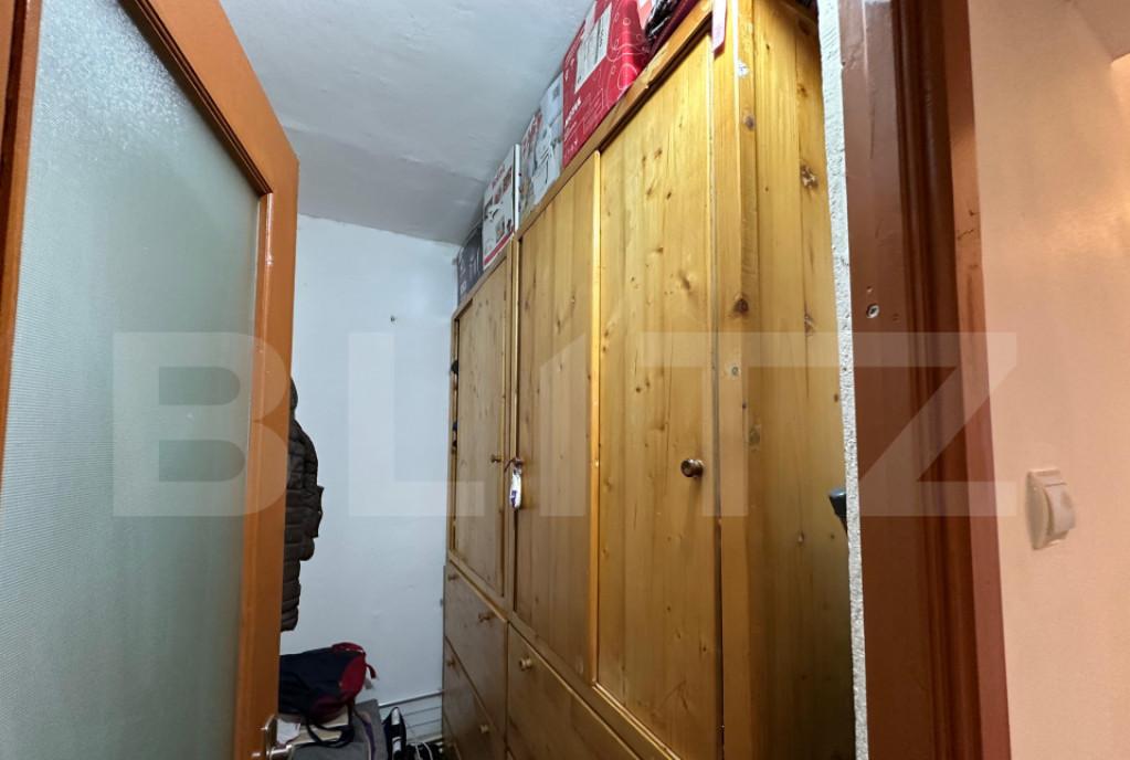 Apartament cu 3 camere decomandat balcon loc de parcare-