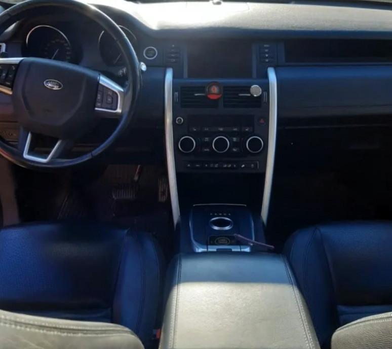 Land Rover 2017 Discovery 2 0tdi 4x4 cu 7 locuri 15 999 eur
