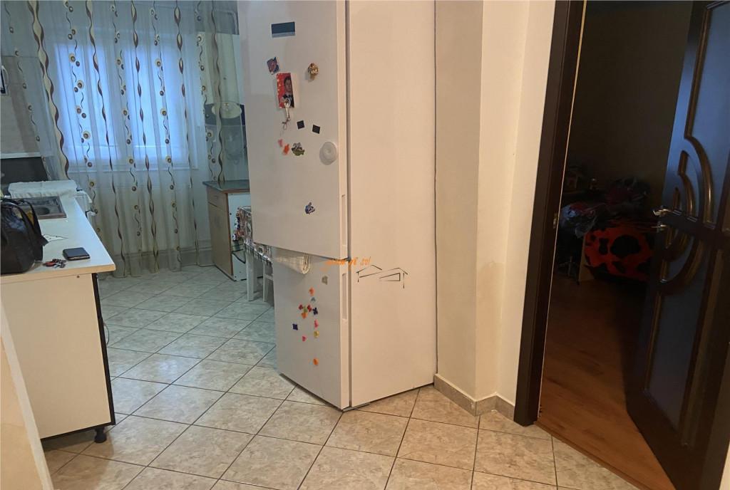 Apartament 2 camere 56 mp zona Longinescu decomandat im