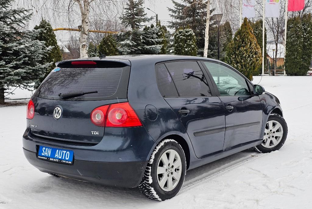 VW Golf V 2005 1 9 TDI 105 CP / RATE fara avans 2 490 eur