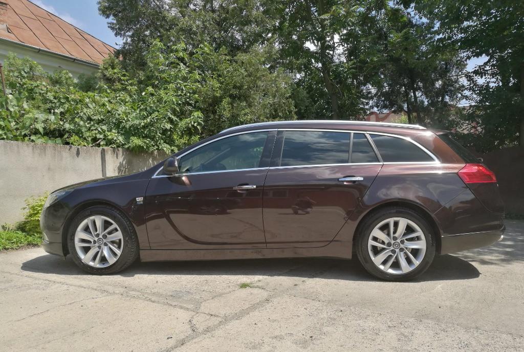 Opel Insignia Sports Tourer OPC biturbo 195 cp 8 300 eur