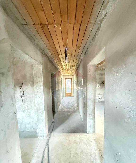 Casa / Vila cu 5 camere de vanzare in zona Central Gu