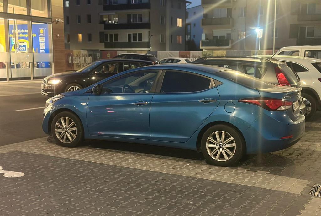 Hyundai Elantra 1 6 benzina 2015 156 000 km reali 8 900 eur
