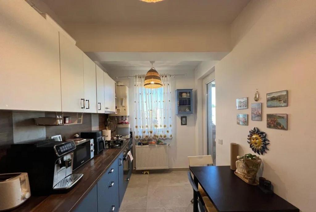 Apartament 2 camere decomandat 53mp Bd 1 Decembrie 1918