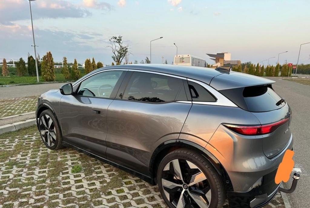 Renault Megane electric optimum charge 15300 km 60kw 220cp 27 300 eur