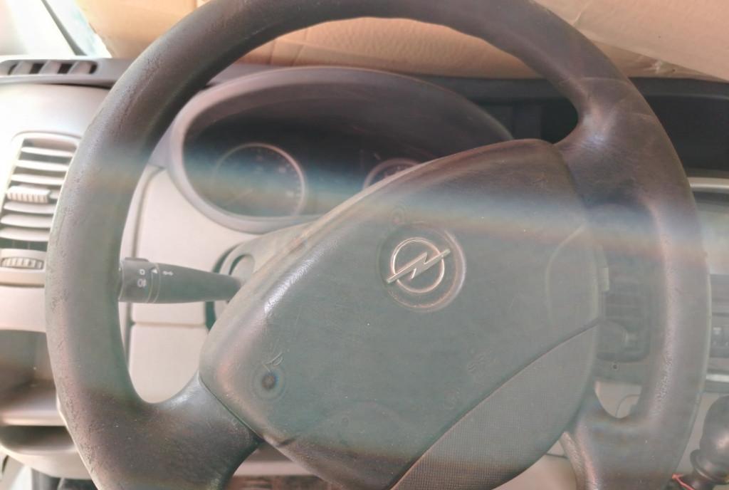 Opel vivaro 8 1 an 2010 sau pentru piese de schimb 5 999 eur