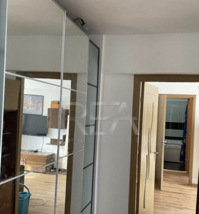 3 camere et 7/10 bloc 1980 renovat Gorjului