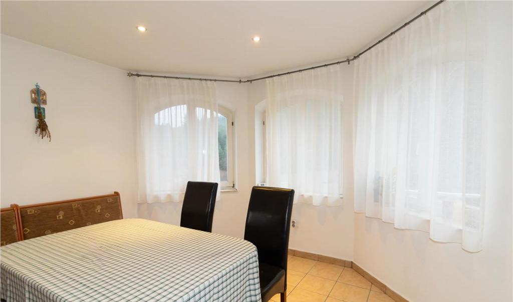 Resedinta cu atmosfera familiara peisaj imersiv amplasare pr