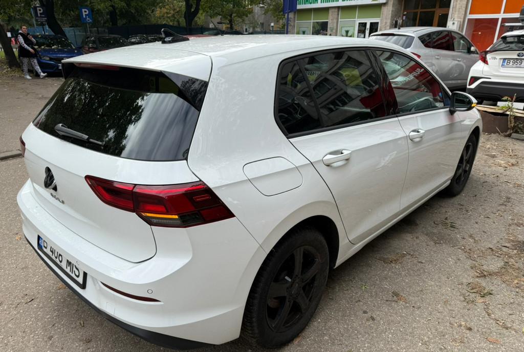 Volkswagen Golf 8 16 300 eur