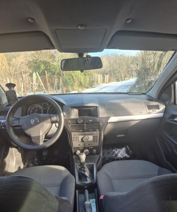 Opel Astra H 1 7 cdti 6 000 lei