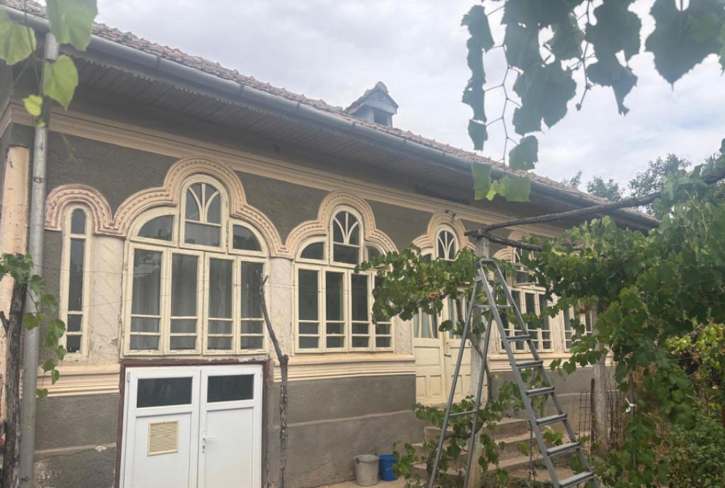 Casa recent renovata 2023 mp teren comuna Leu rate