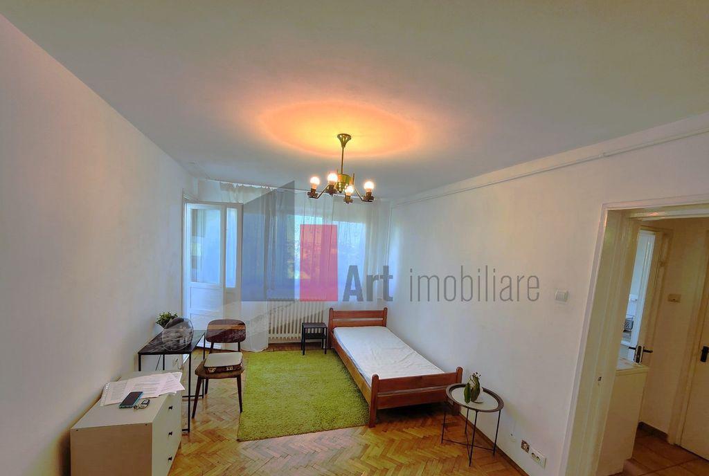 Garsoniera de inchiriat in zona Damaroaia