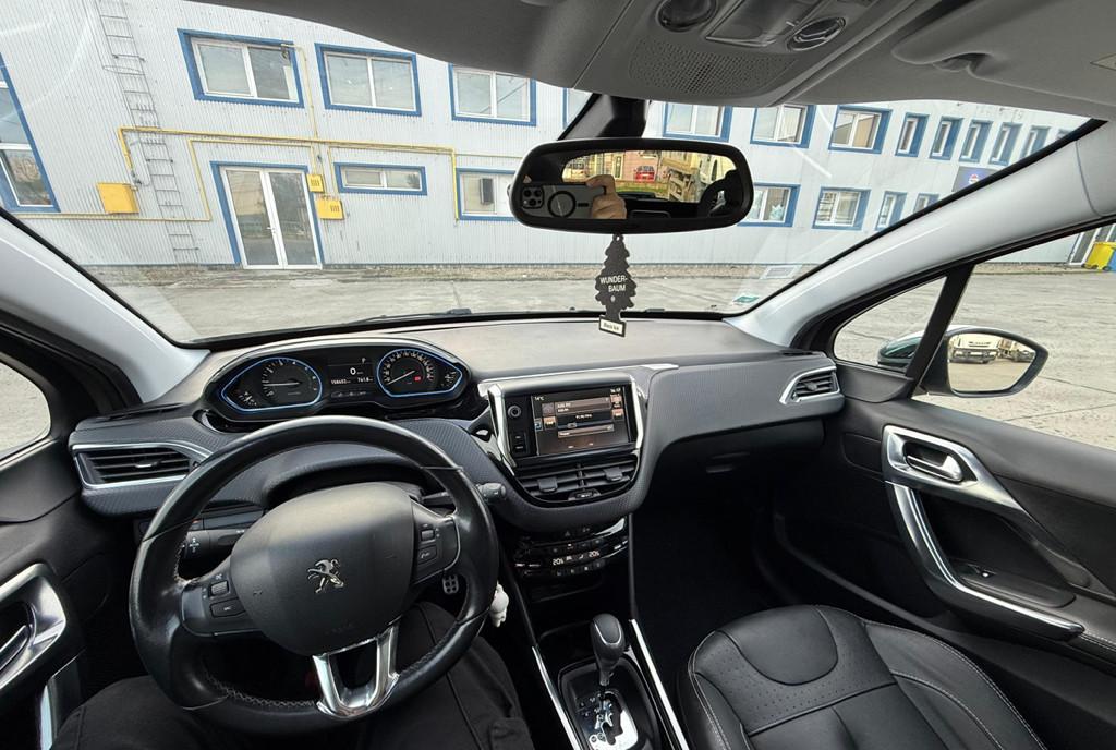 Peugeot 2008 ndash 2016 1 2 benzina automat 8 990 eur