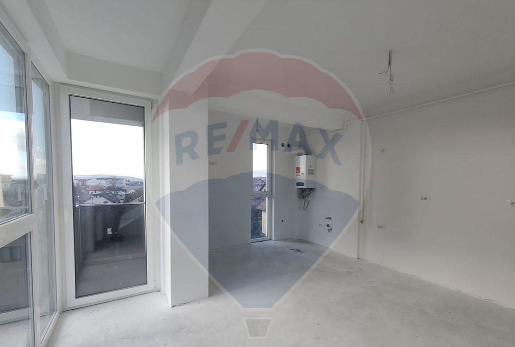 Apartament cu 3 camere in zona Burdujeni plus loc de pa