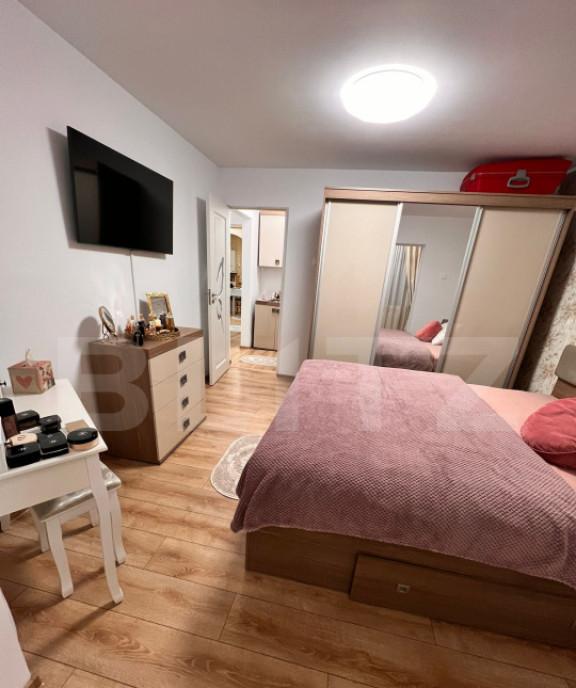 Apartament 4 camere mobilat si utilat zona buna