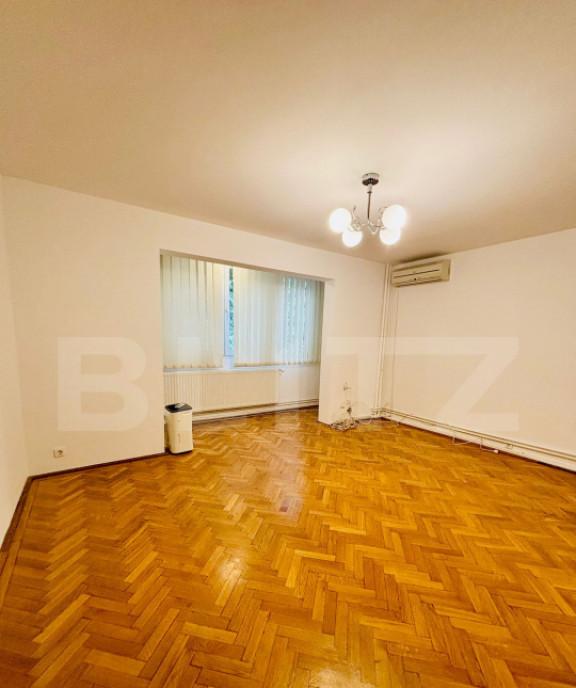 Apartament cu 4 camere decomandat cu garaj zona Medicina