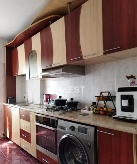 Apartament de vanzare 3 camere zona Pacurari Scoala Elena