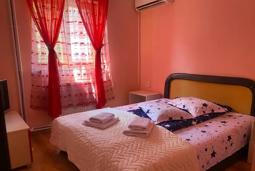 Inchiriez casa de vacanta Busteni 750 euro
