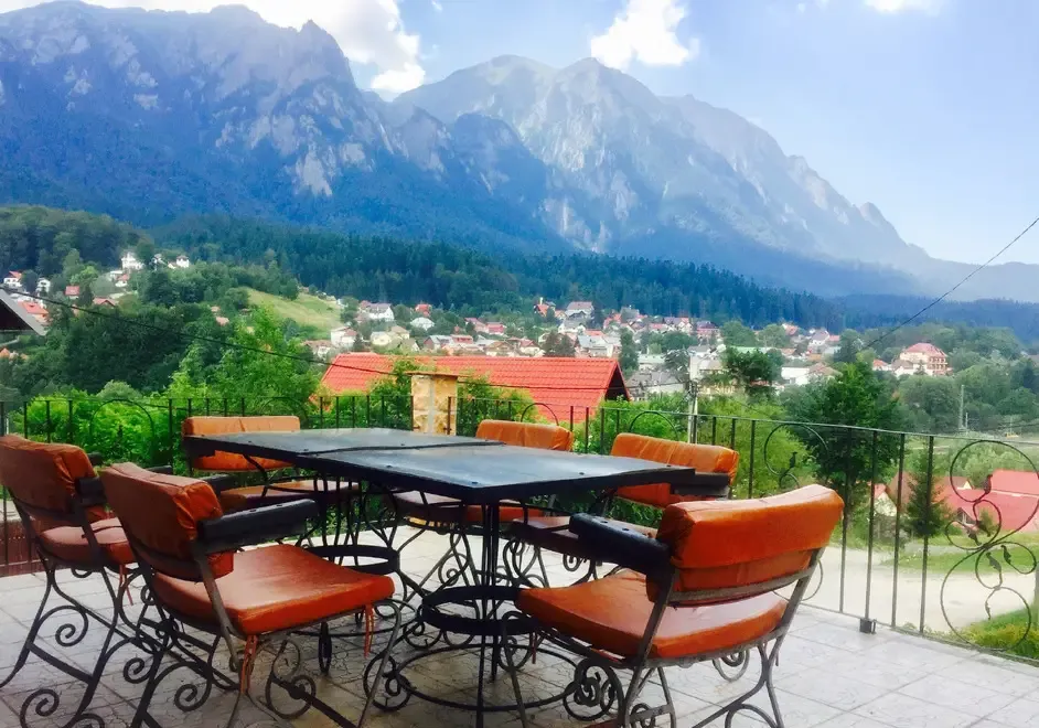 Inchiriez casa de vacanta Busteni 750 euro