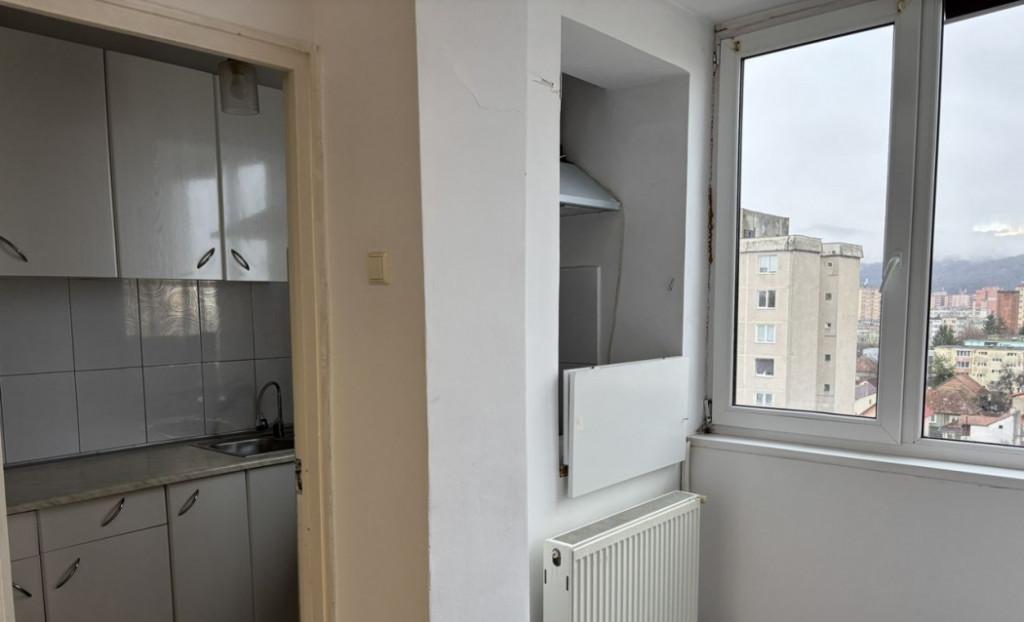 Garsoniera luminoasa Astra