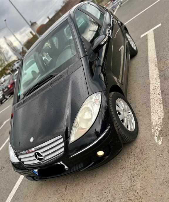 Mercedes a180 autoturism 2 000 eur