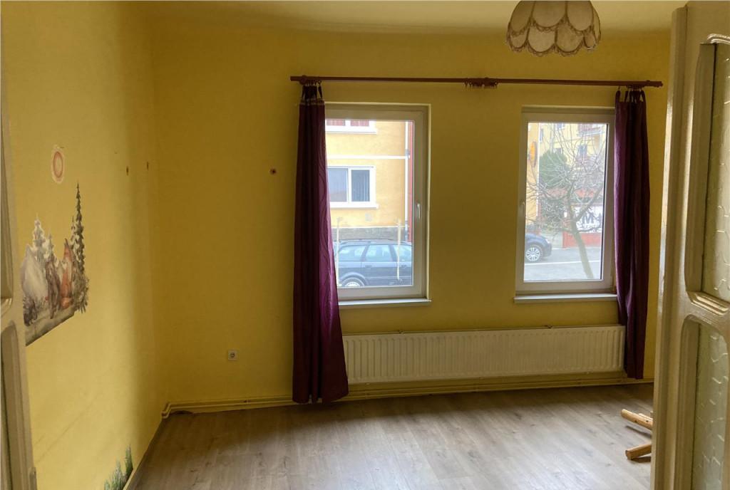 Casa 3 camere recomandata centru servicii cabinet birouri