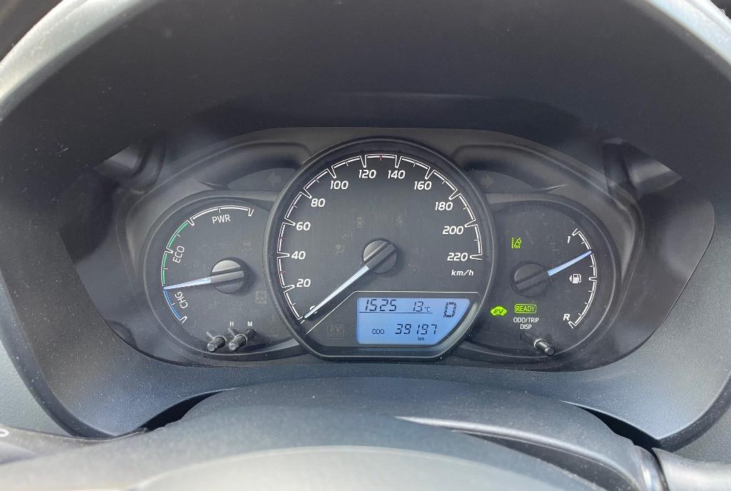 Toyota Yaris 1 5 VVT-i hibrid 40K km 13 000 eur