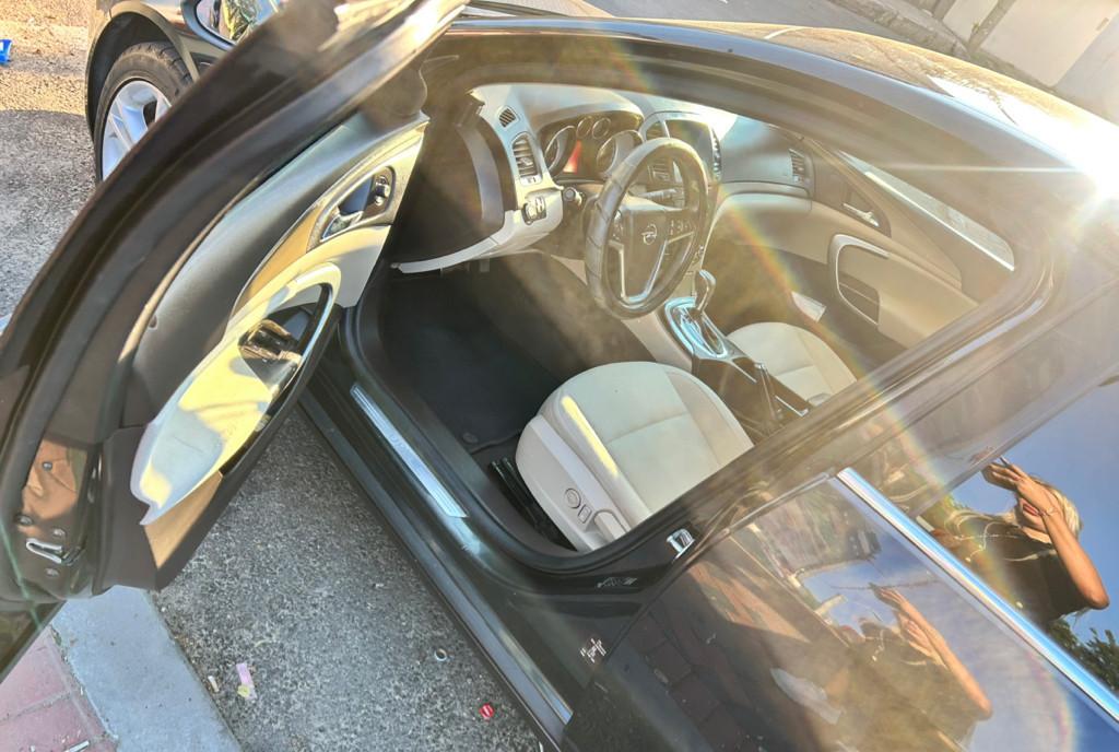 Opel insignia limousine 2 500 eur