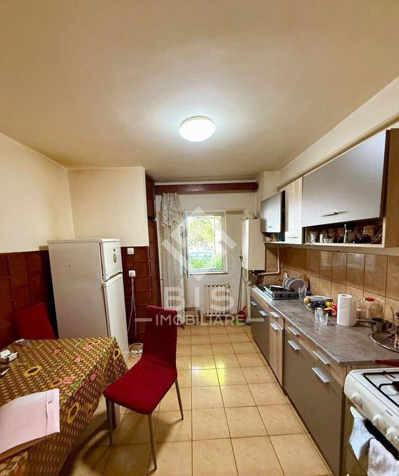 Apartament 3 camere decomandat - 72 mp - Zona Indepen