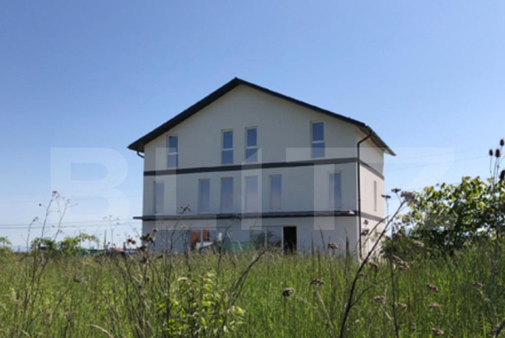 Duplex de vanzare cu 4 camere cu priveliste panorami