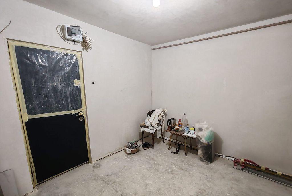 Garsoniera aparatorii patriei renovata toate utilitatil