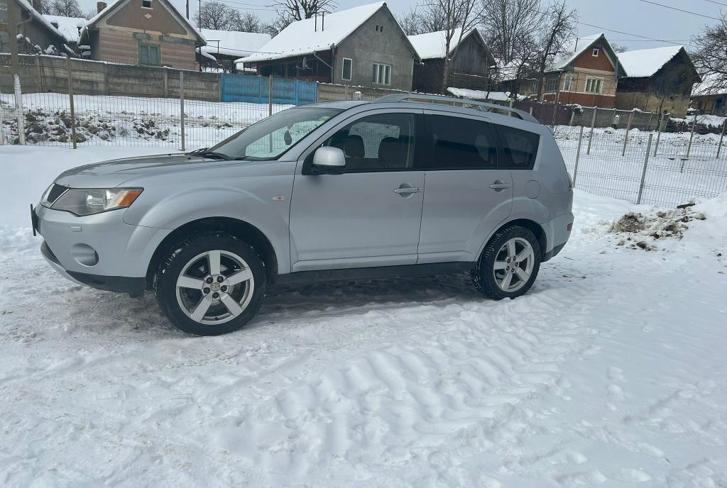 Mitsubishi Outlander 2007 4 200 eur