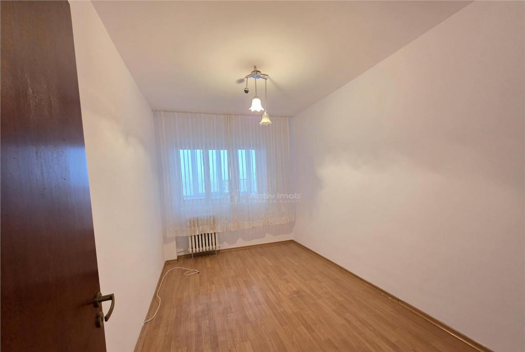 4 camere decomandat Nicolae Titulescu nr 14 Victoriei