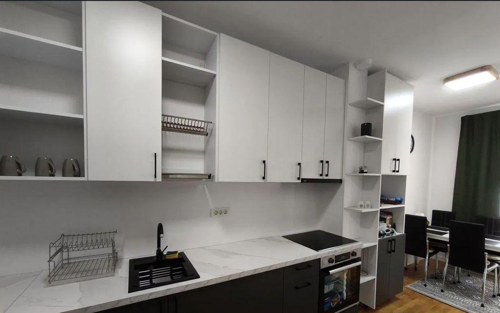 Garsoniera Banu Manta Mihalache bloc 1982