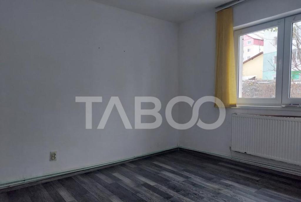 Apartament 2 camere decomandate 35 mp parter Cisnadie