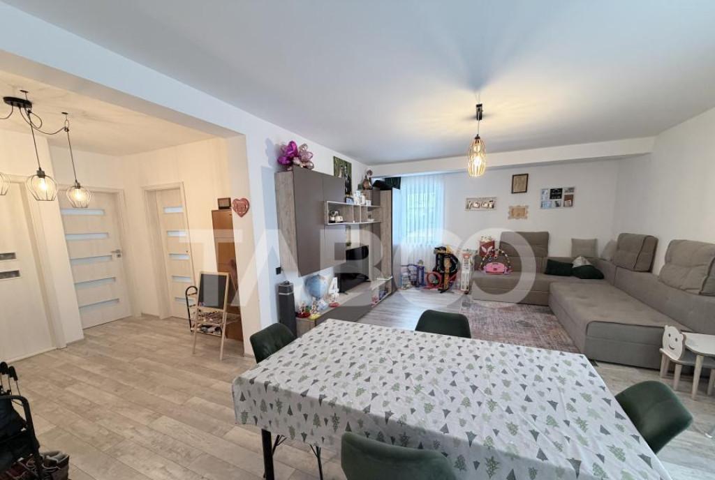 Apartament 3 camere 73 mpu curte 32 mp Str Radu Patrulius Ar