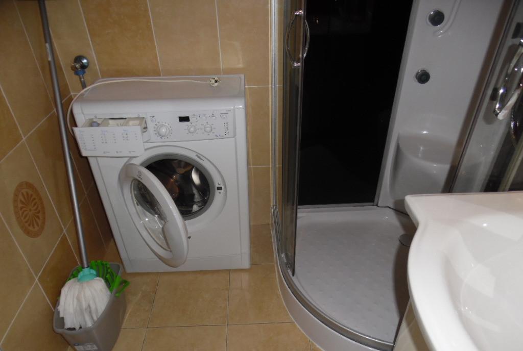 Inchiriez garsoniera in Deva Saturn Politie et 3