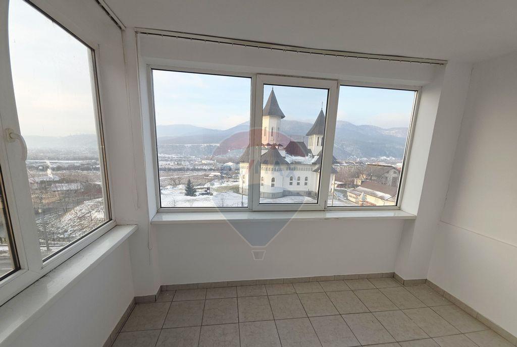 Apartament cu 2 camere de vanzare in zona 1 Mai